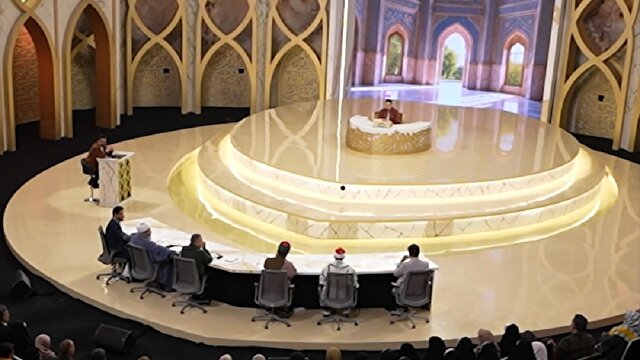 تلاوت زیبای قاری قرآن در برنامه محفل + فیلم