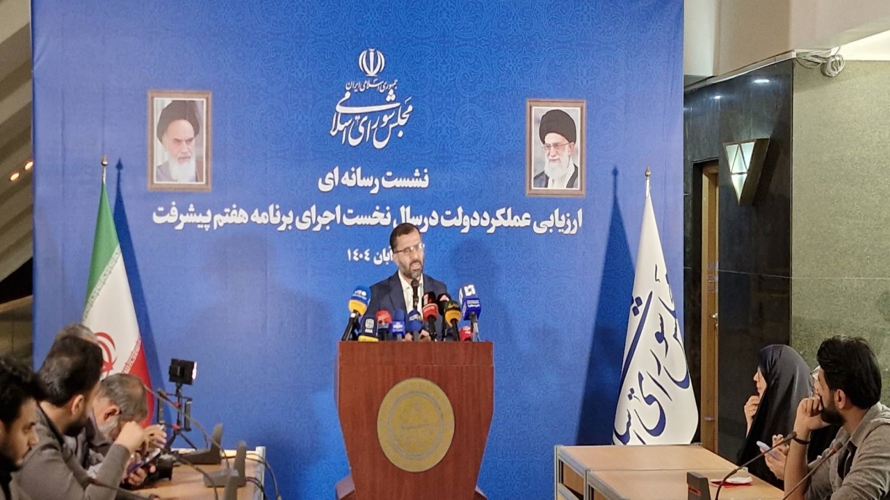 مجلس از هیچ تصمیم شتاب‌زده‌ای درباره قیمت بنزین حمایت نمی‌کند