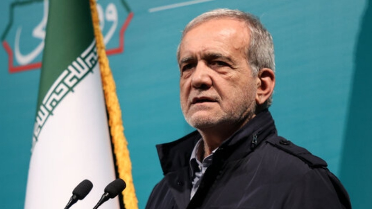 پزشکیان: کتاب و کتابخوانی گره از مشکلات می‌گشاید