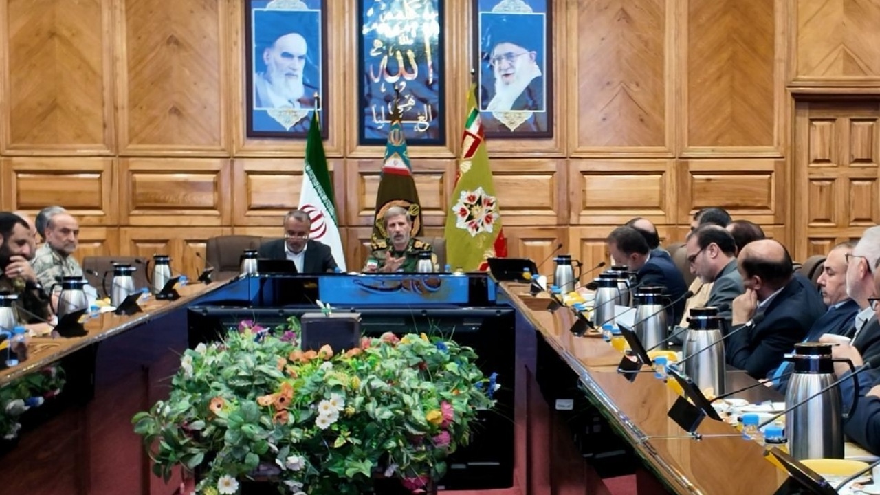 فرمانده کل ارتش: به طور مستمر ارتقاء مولفه‌های قدرت دفاعی را دنبال می‌کنیم