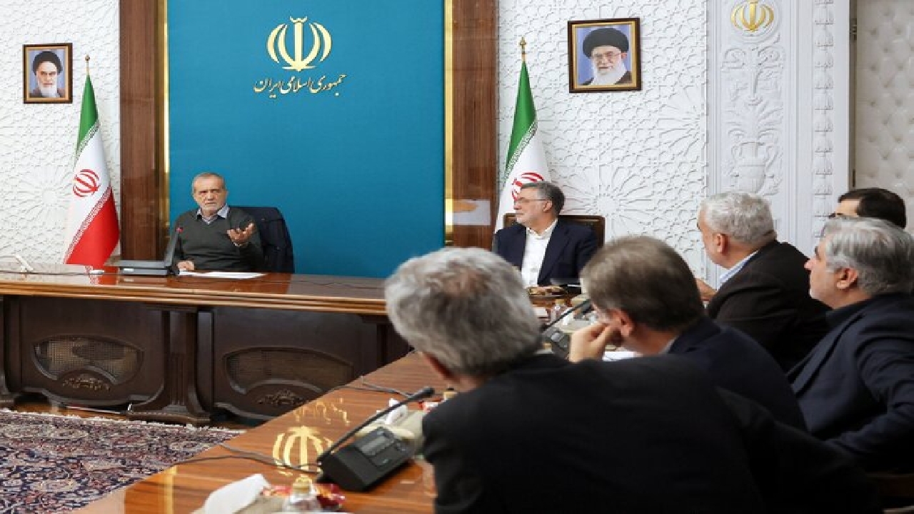 تاکید رئیس‌جمهور بر ضرورت جلوگیری از افزایش سهم پرداختی مردم در نظام سلامت