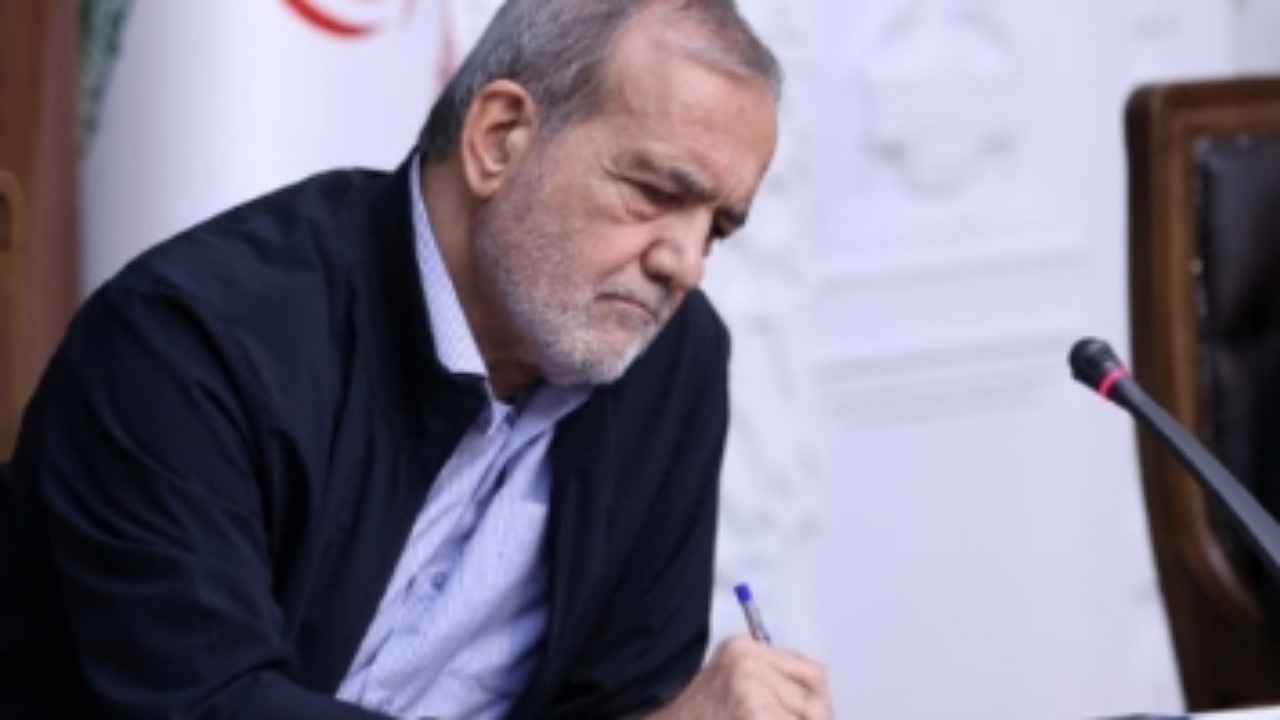 تأکید رئیسجمهور بر نقش مساجد در فقرزدایی و حل ناهنجاریهای اجتماعی