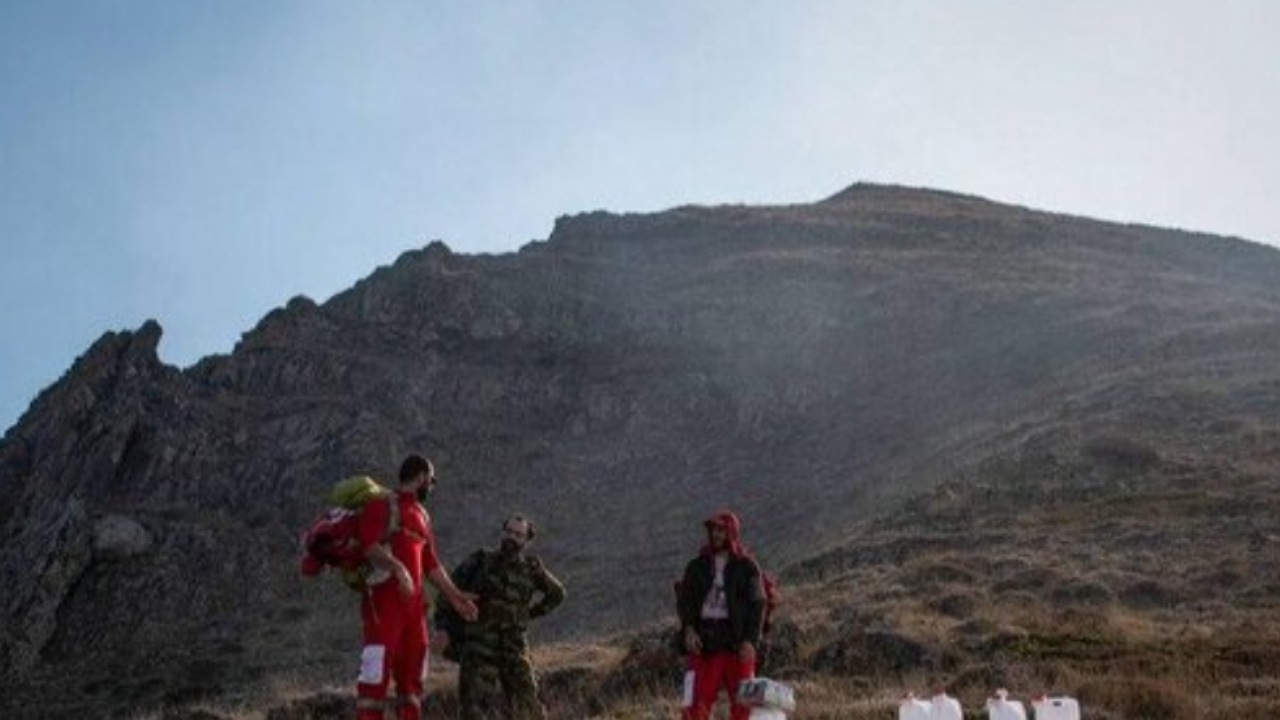 خدماترسانی ۱۸ تیم عملیاتی هلال احمر در اطفای حریق جنگلهای الیت