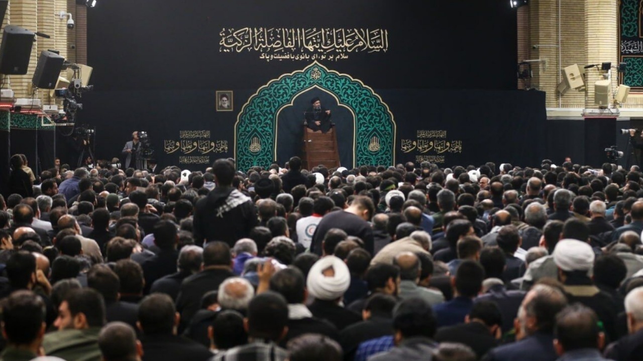 آخرین شب عزاداری شهادت حضرت زهرا (س) در حسینیه امام خمینی (ره)