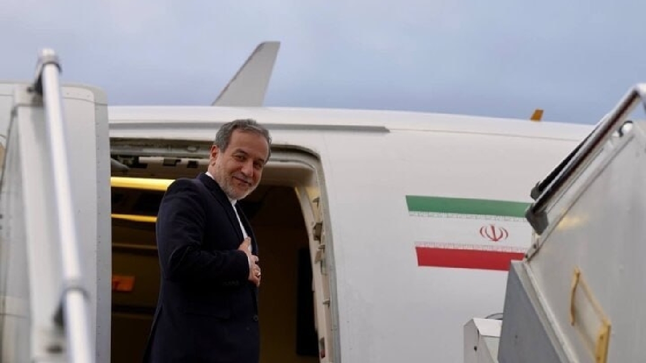 عزیمت وزیر امور خارجه به پاریس