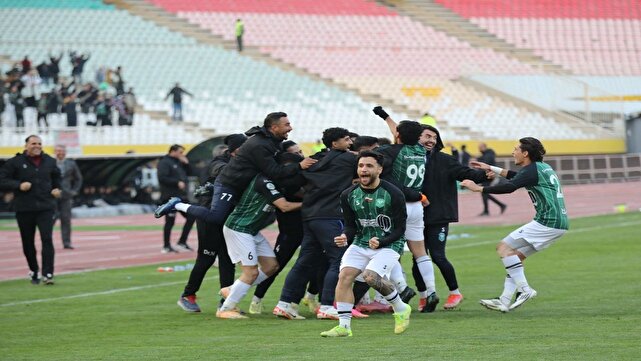 سپاهان ۱ – ۳ خیبر/ صعود رویایی شاگردان رحمتی در طولانی‌ترین شب سال