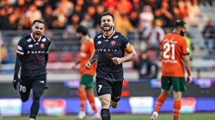 پرسپولیس ۱ – ۰ مس رفسنجان/ سرخپوشان موقتا صدرنشین شدند