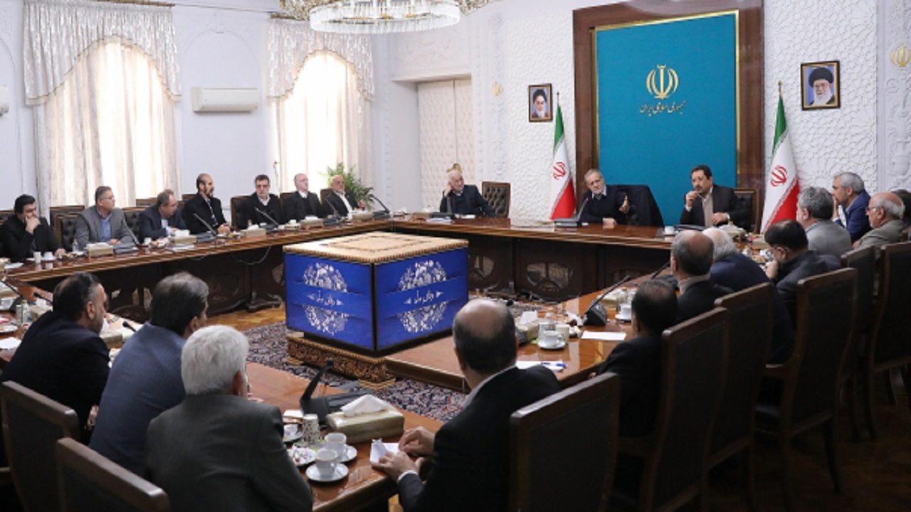 اتخاذ ۴ تصمیم مهم دولت و مجلس برای حمایت از بازار و فعالان اقتصادی