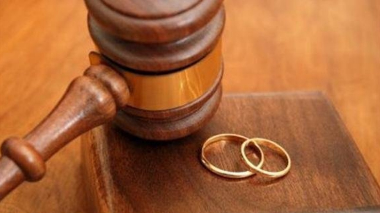 طلاق به خاطر کافهگردی پسر جوان