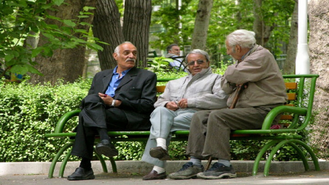 مهار آتش‌سوزی بامدادی یک انبار لباس بعد از ۱۲ ساعت عملیات