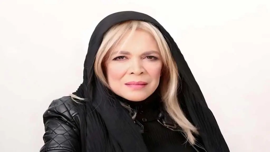 عکس «بیتا فرهی» با حسن قریشی؛ سال ۱۳۵۲