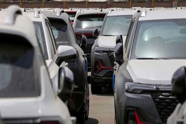 استاندارد دوگانه در ساختمان سمیه/ وقتی دولت برای مردم ارز ندارد و برای نور چشمی ها بذل و بخشش دارد