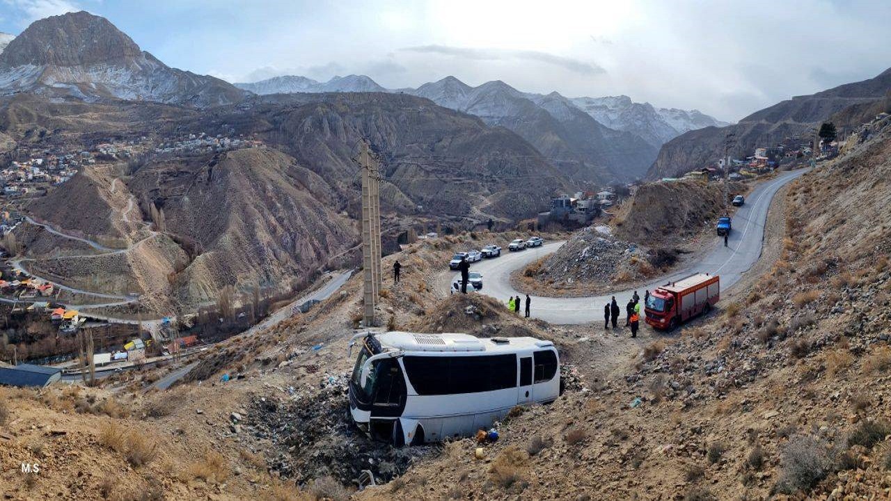 جزئیات حادثه واژگونی اتوبوس در جاده هراز از زبان پلیس راه