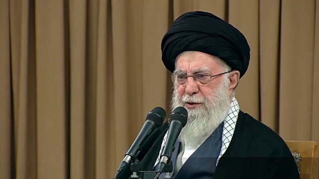 رهبر انقلاب: جمهوری اسلامی مقابل تخریبگران کوتاه نخواهد آمد