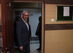 تمامی مقررات دست و پا گیر دستگاهها از طریق هئیت مقررات زدایی حذف میشوند