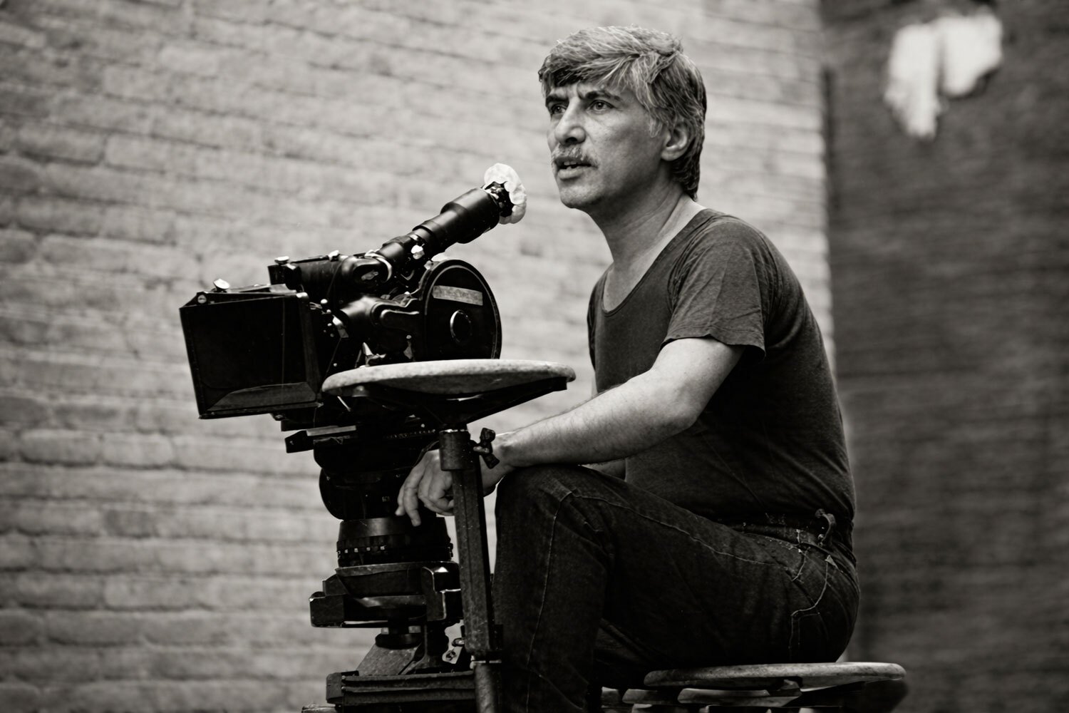 مرور گزارش‌های ساواک درباره بهرام بیضایی/نامه سرگشاده به هویدا