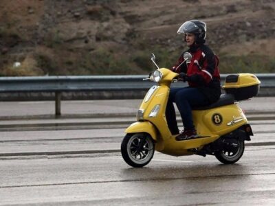 تلاش برای لغو مصوبه دولت درباره گواهی‌نامه موتور زنان