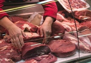 بازار گوشت قرمز کنترل شد/کاهش قیمت گوشت در بازار ادامه دارد