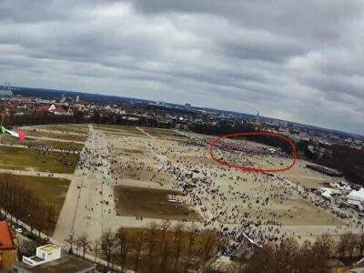 سیرک مونیخ؛ کارگردان: پسر شاه فراری ایران؛ تهیهکننده: دولت آلمان