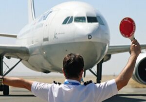 تاکید وزیر راه و شهرسازی بر نظارت حداکثری در صنعت هوانوردی