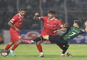 پرسپولیس ۰ – ۰ خیبر/ گزارش زنده بازی