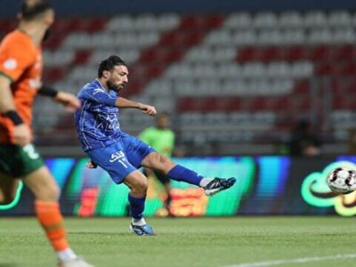 مس رفسنجان ۰ – ۱ استقلال/ آبیپوشان صدرنشین شدند