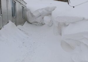 عکس: حجم سنگین و ارتفاع شگفت انگیز برف در حوالی سقز