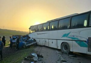 تصادف مرگبار پژو و اتوبوس در جاده دزفول–شوشتر