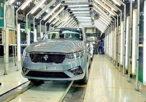 سرانجام ناخوش خصوصی سازی ایران خودرو پس از یکسال / چرا مردم باید هزینه ناترازی ایران‌خودرو را بدهند؟