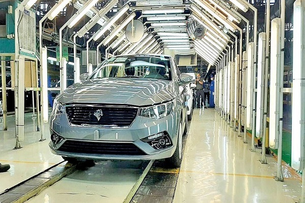 سرانجام ناخوش خصوصی سازی ایران خودرو پس از یکسال / چرا مردم باید هزینه ناترازی ایران‌خودرو را بدهند؟