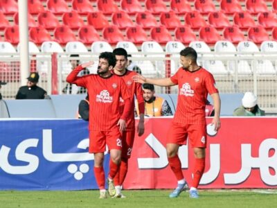 هاشمنژاد برای برتری اسکوچیچ مقابل نویدکیا کافی بود؛ حفظ صدر توسط تراکتوریها