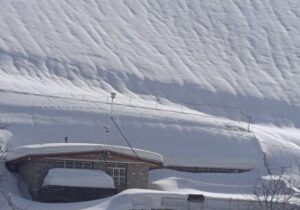 عکس | حجم سنگین برف در مسیر هورامان