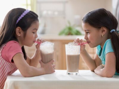 آیا شیر کاکائو برای کودکان واقعاً مضر است