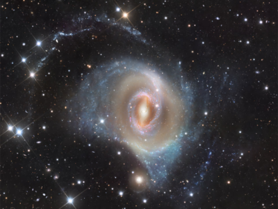 عکس روز ناسا از کهکشانی با ۳ حلقه