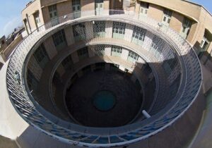 دکتر شریعتی زمین کمیته مشترک را تی میکشید/بروشور نمایش داریوش ارجمند در منزلمان بود