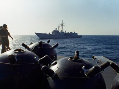 مین‌های دریایی؛ سلاح خاموشی که تنگه‌ها را به معادله امنیتی تبدیل می‌کند