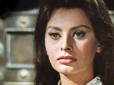 عکس: تصویری از سوفیا لورن پیش از دیدار با ملکه الیزابت