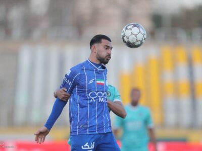 مهاجم جنجالی استقلال شاکی شد