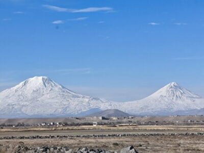 عکس بسیار زیبا از قلههای دوقلوی آرارات