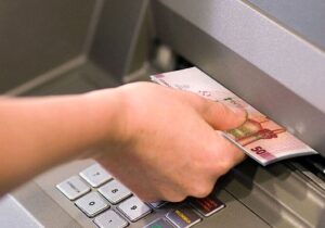 پرداخت یارانه نقدی، کالابرگ و حقوق کارکنان و بازنشستگان دولت زودتر از موعد مقرر