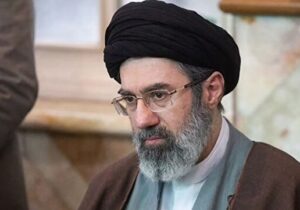 آیتالله سید مجتبی خامنهای مسیر پرفروغ انقلاب را ادامه خواهد داد
