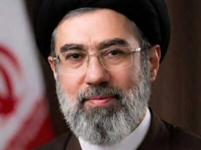 آیتالله خامنهای، مسیر تحقق بیانیه گام دوم انقلاب را هموار میکند