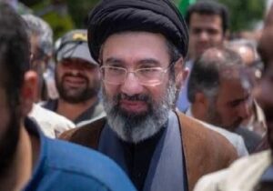 اولین پیام حضرت آیتالله سیدمجتبی حسینی خامنهای تا دقایقی دیگر منتشر خواهد شد