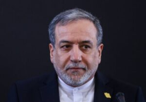 عراقچی: ایرانیان هرگز در برابر حملات بزدلانه سر خم نمیکنند