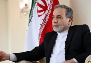 عراقچی: حمله آمریکا به جزیره خارک از خاک امارات متحده عربی صورت گرفت