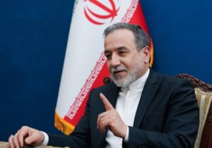 عراقچی خطاب به کشورهای همسایه: نیروهای متجاوز خارجی را از سرزمینهای خود بیرون کنید