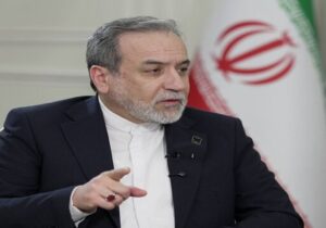 عراقچی: هیچ پیامی ارسال نکردیم و تقاضای آتشبس نداشتیم/ در روزهای آینده پیروزی خود در این جنگ را جشن میگیریم