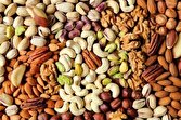 در بازار آجیل و خشکبار چه می‌گذرد؟/ قیمت آجیل بین ۸۰۰ هزار تومان تا ۲ میلیون و ۲۰۰ هزار تومان