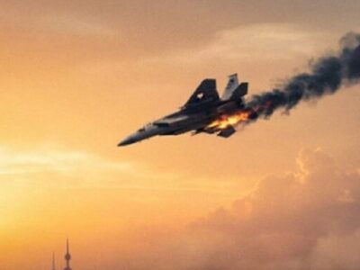 یک فروند هواپیمای F-18 ارتش تروریستی آمریکا مورد اصابت دقیق قرار گرفت