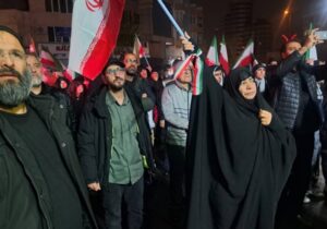 نبض وحدت در میدان جمهوری؛ حضور گسترده مردم در وداع قهرمان وطن